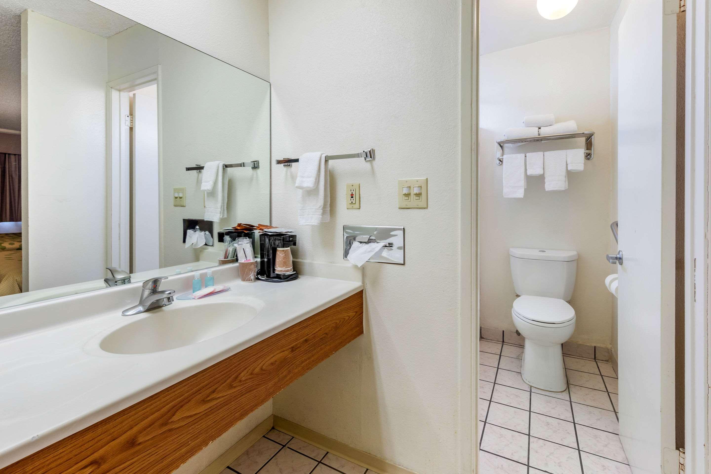 Econo Lodge On Historic Route 66 Barstow Exteriör bild